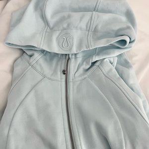 Cropped Lululemon hoodie